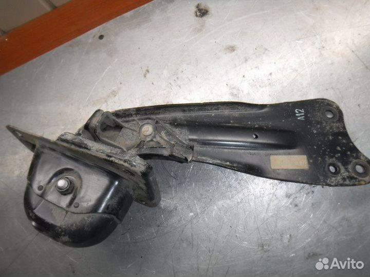 Рычаг продольный задний левый Volkswagen Golf plus
