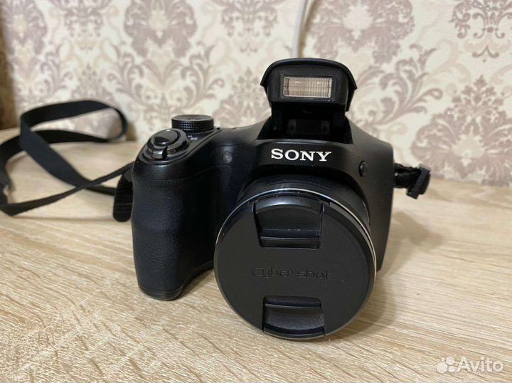 Фотоаппарат Sony Cyber-shot DSC-H100