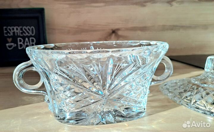 Ваза, конфетница, шкатулка из хрусталя