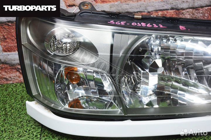 Фара передняя правая Subaru Forester SG5 EJ20
