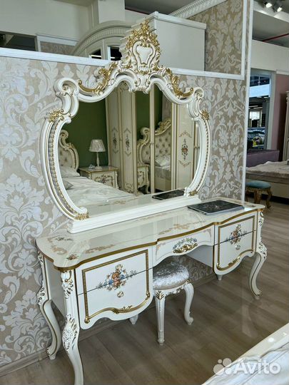 Спальные Гарнитуры