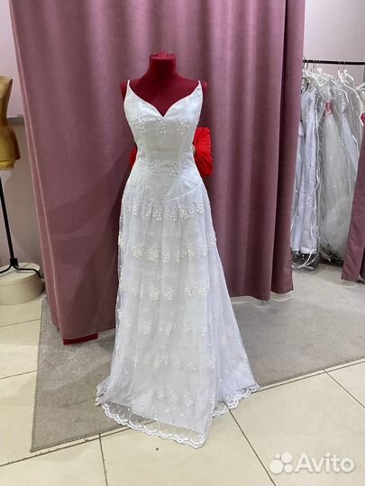 Свадебное платье новое 44 46