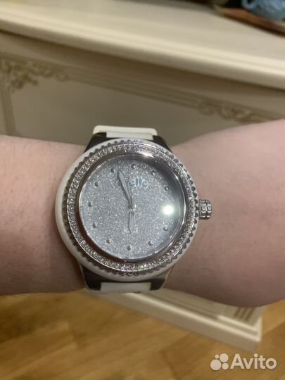 Часы греческой ювелирной фирмы Oxette