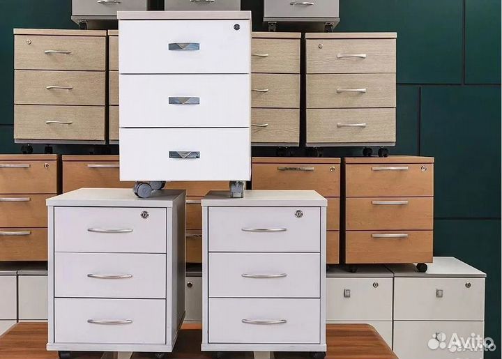 Тумбы подкатные приставные распашные