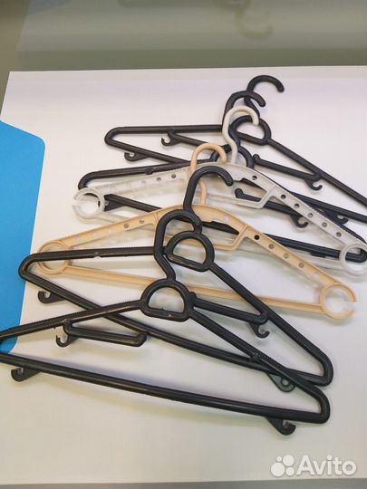 Вешалки плечики
