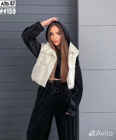 Жилеты дутые со стразами