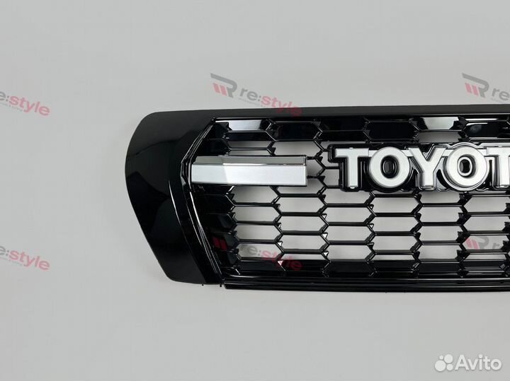 Решетка радиатора Land Cruiser 200 08-15г S2494