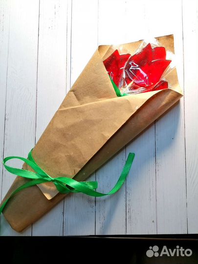 Леденцы на палочке, тюльпаны