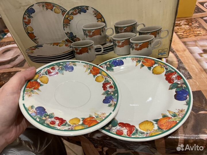 Чайный набор чашек, тарелок