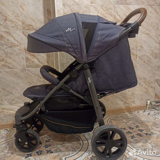 Прогулочная коляска Joie litetrax 4 flex signature