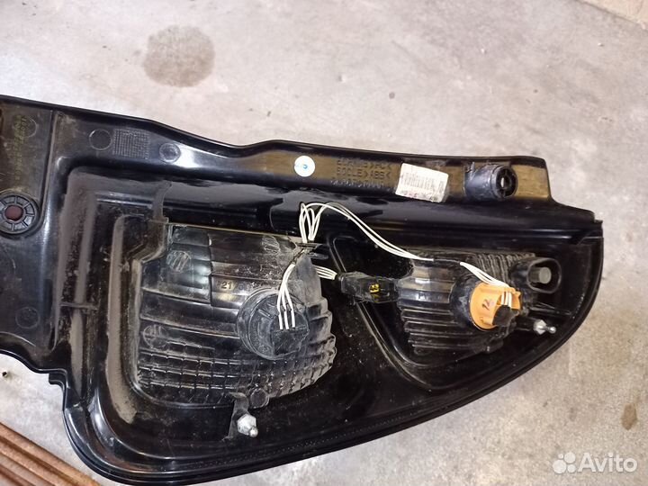 Фары (задние) лев+пр Citroen C3 picasso 96817272