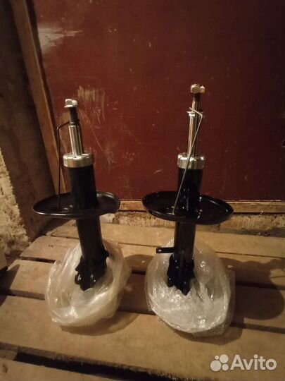 Амортизаторы передние Тойота