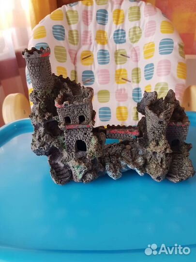 Растения аквариумные. Замок. Рыбки