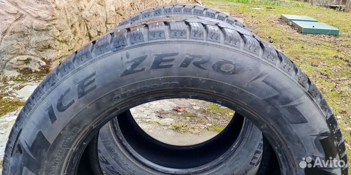Pirelli Ice Zero 215/60 R16 99T