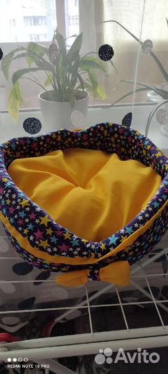 Лежанка для кошек