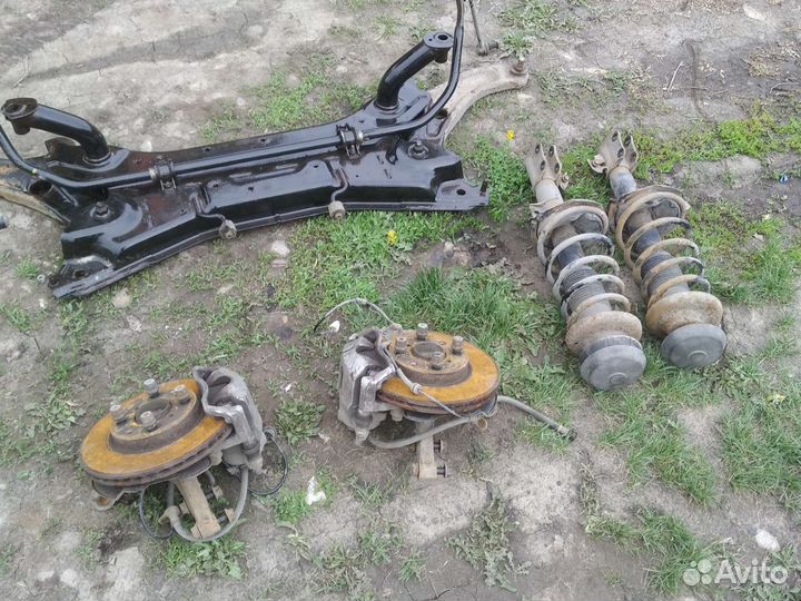 Подрамник Suzuki Swift 3