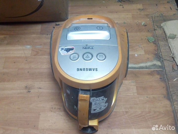 Корпуса и комплектующие для пылесосов б.у