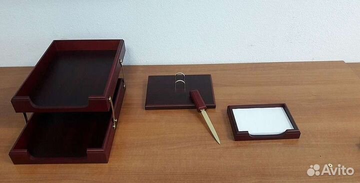 Письменный настольный набор из красного дерева