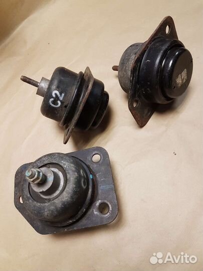 Опора двигателя правая Daewoo Gentra