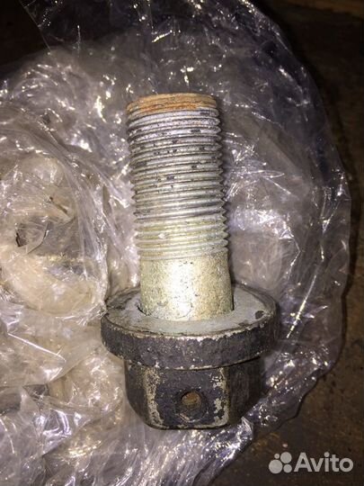 Болт балансира урал