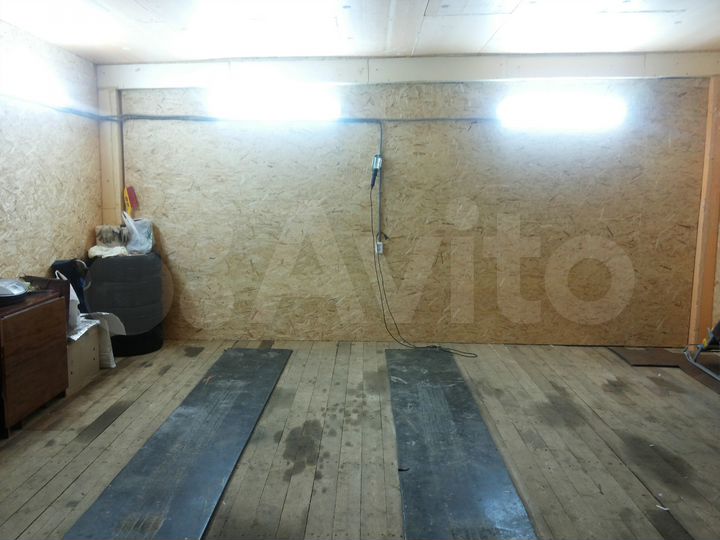 Гараж, > 30 м²