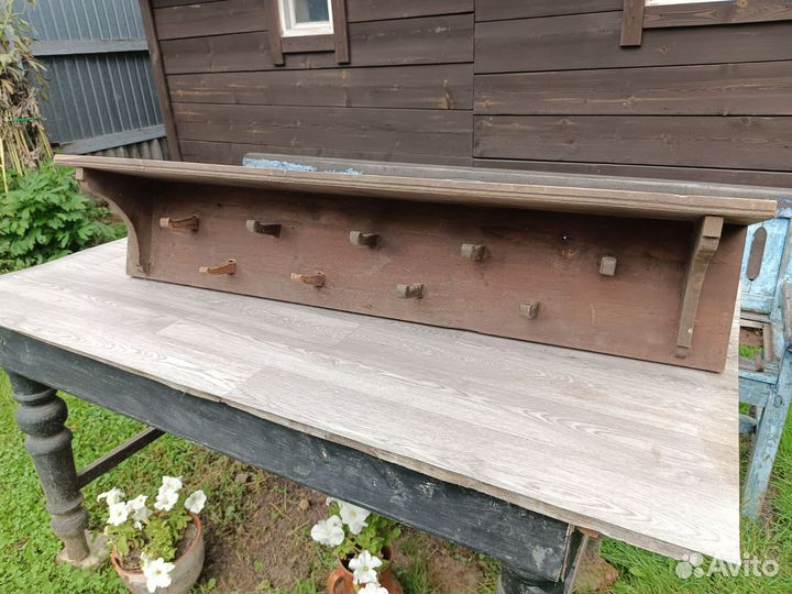 Вешалка с полкой