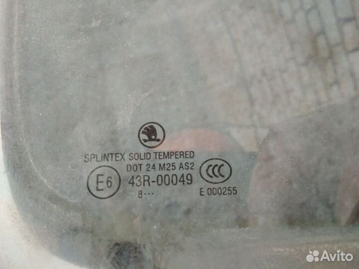 Стекло заднее правое глухое Skoda Octavia Tour A4