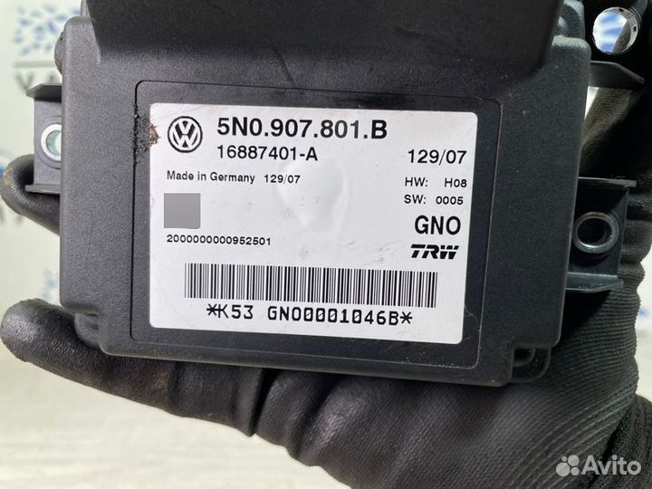 Блок управления стояночным тормозом Volkswagen