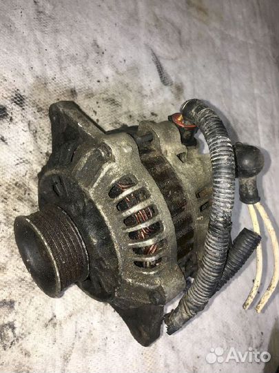 Генератор EJ18 Subaru Legacy BC3 23700AA180