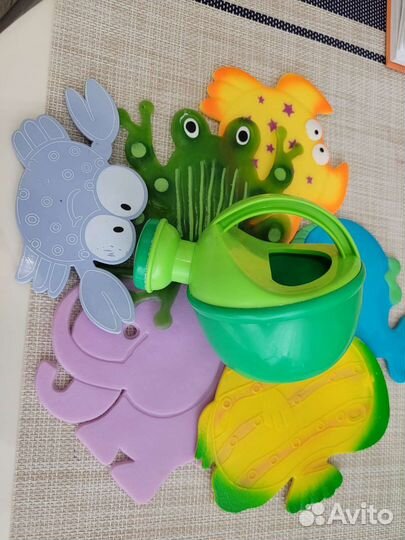 Коврики на липучках в ванную и леечка