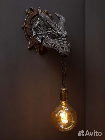 Настенная голова дракона