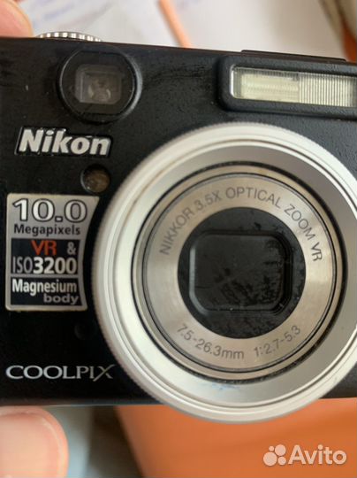 Компактный фотоаппарат nikon