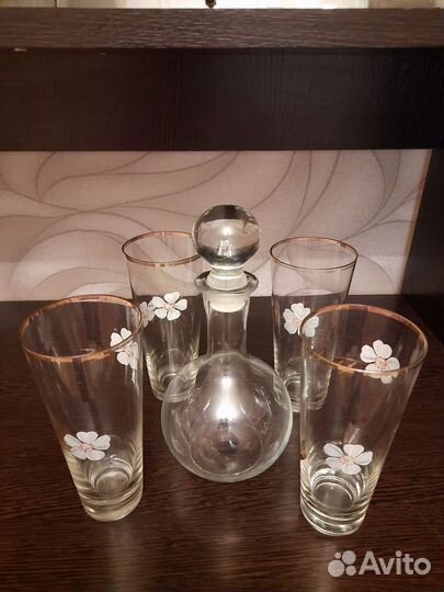 Графин со стаканами