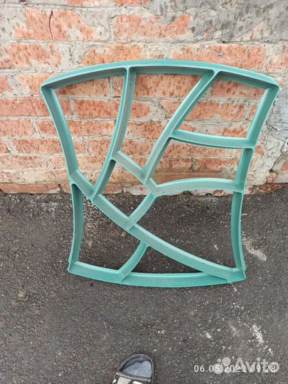 Форма для изготовления дорожек