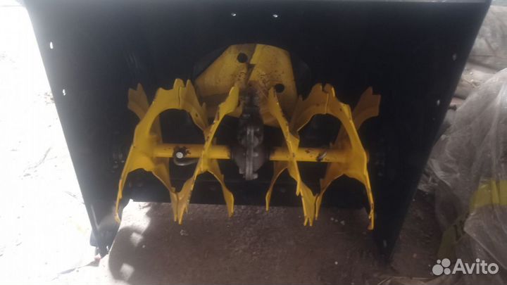 Снегоуборщик бензиновый самоходный 7,5 лс