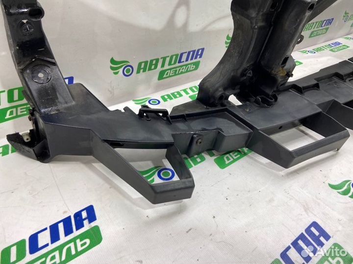 Телевизор панель радиаторов передний Land Rover