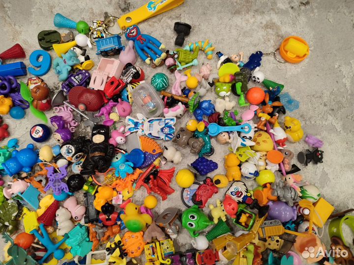 Набор игрушек из киндера