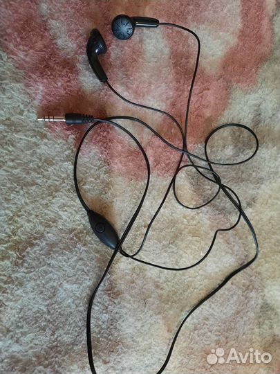 Наушники с микрофоном