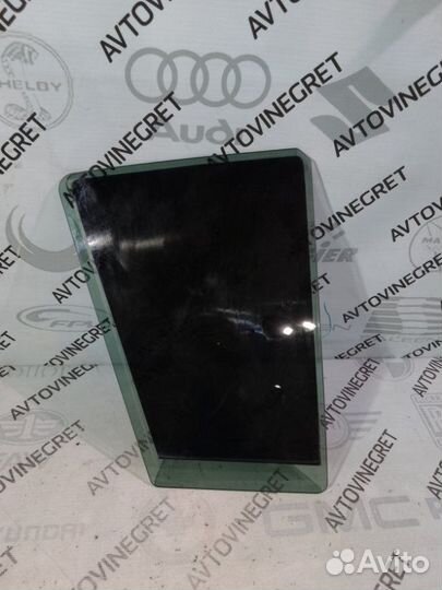 Стекло двери заднее правое Kia Sportage 3 SL