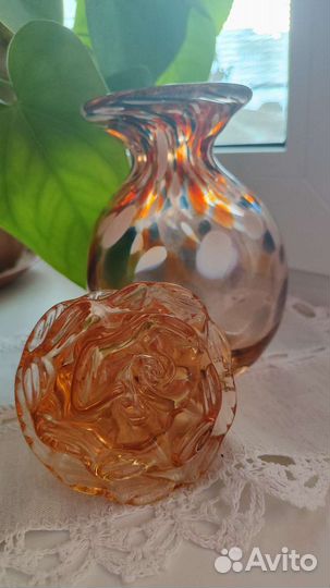 Ваза из цветного стекла