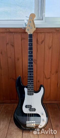 Бас-гитара Rockdale Stars PB