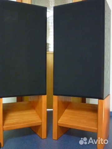Стойки для полочной акустики