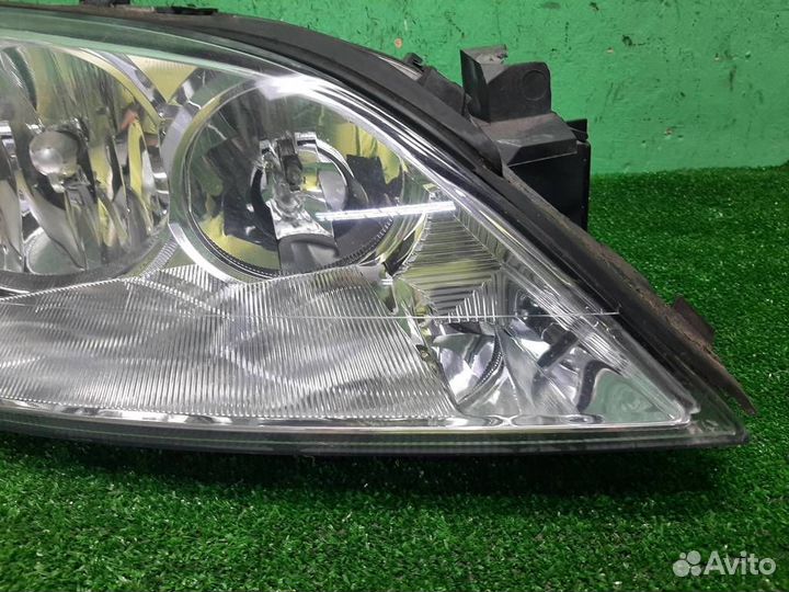 Фара правая Ford Mondeo 3 2002