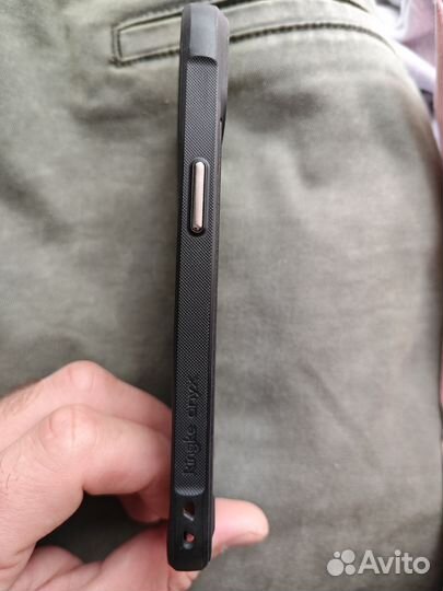 Чехол iPhone 13 Ringke Onyx