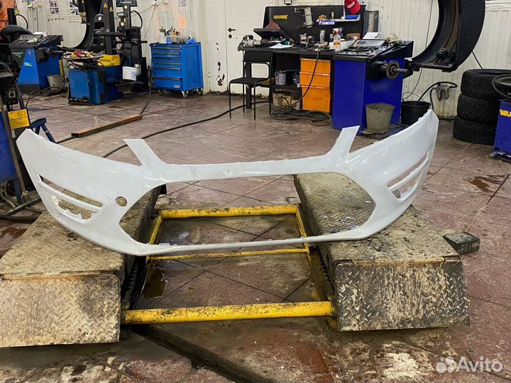 Бампер Ford Mondeo 1704626