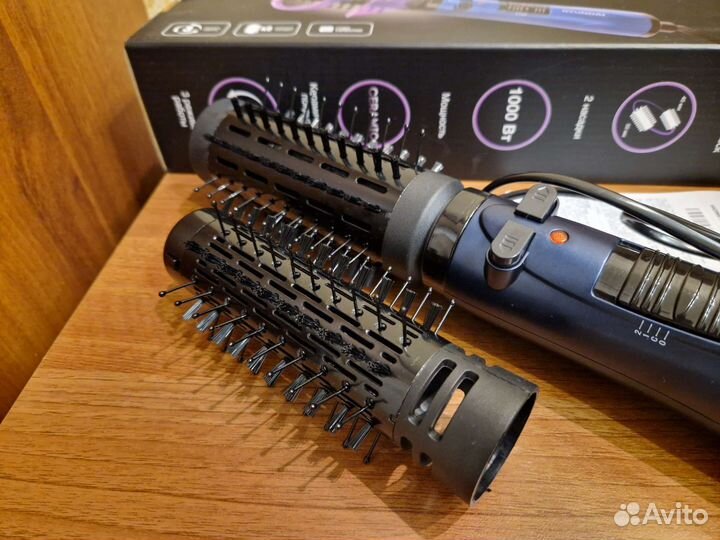 Фен-щётка hyundai H-HB0110