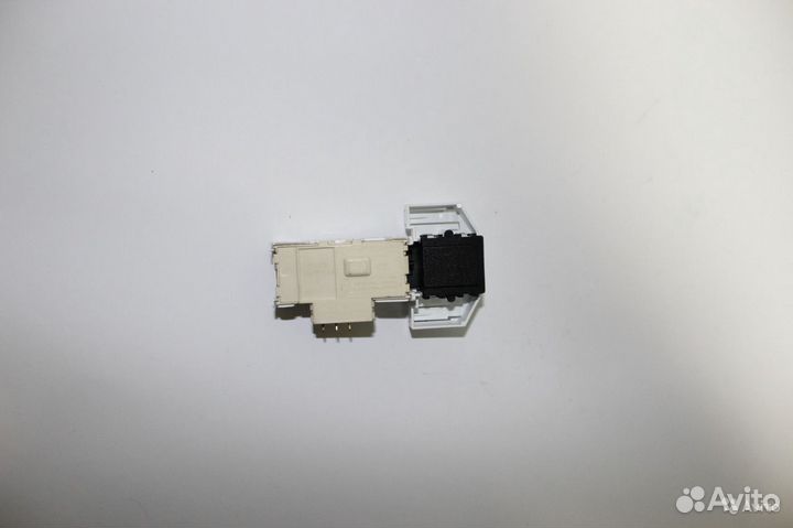 Замок (убл) Bosch 610147 для стиральной машины