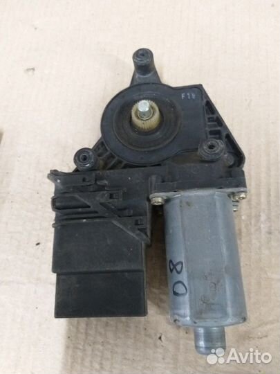 Моторчик стеклоподъемника VW passat