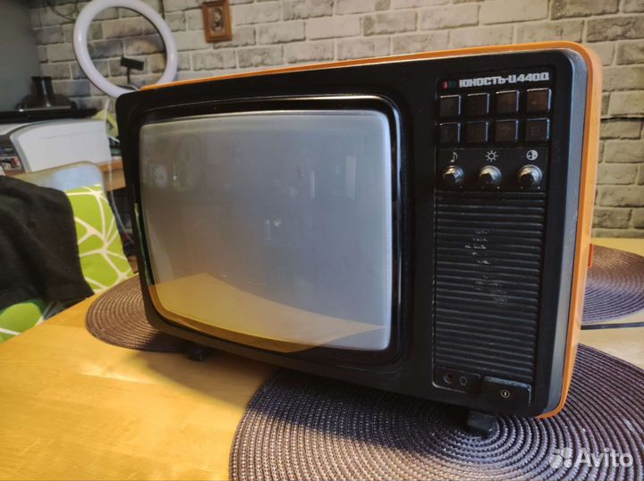 Телевизор Юность ц440д