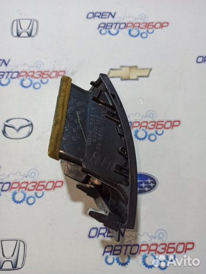 Дефлектор воздушный передний правый Mitsubishi